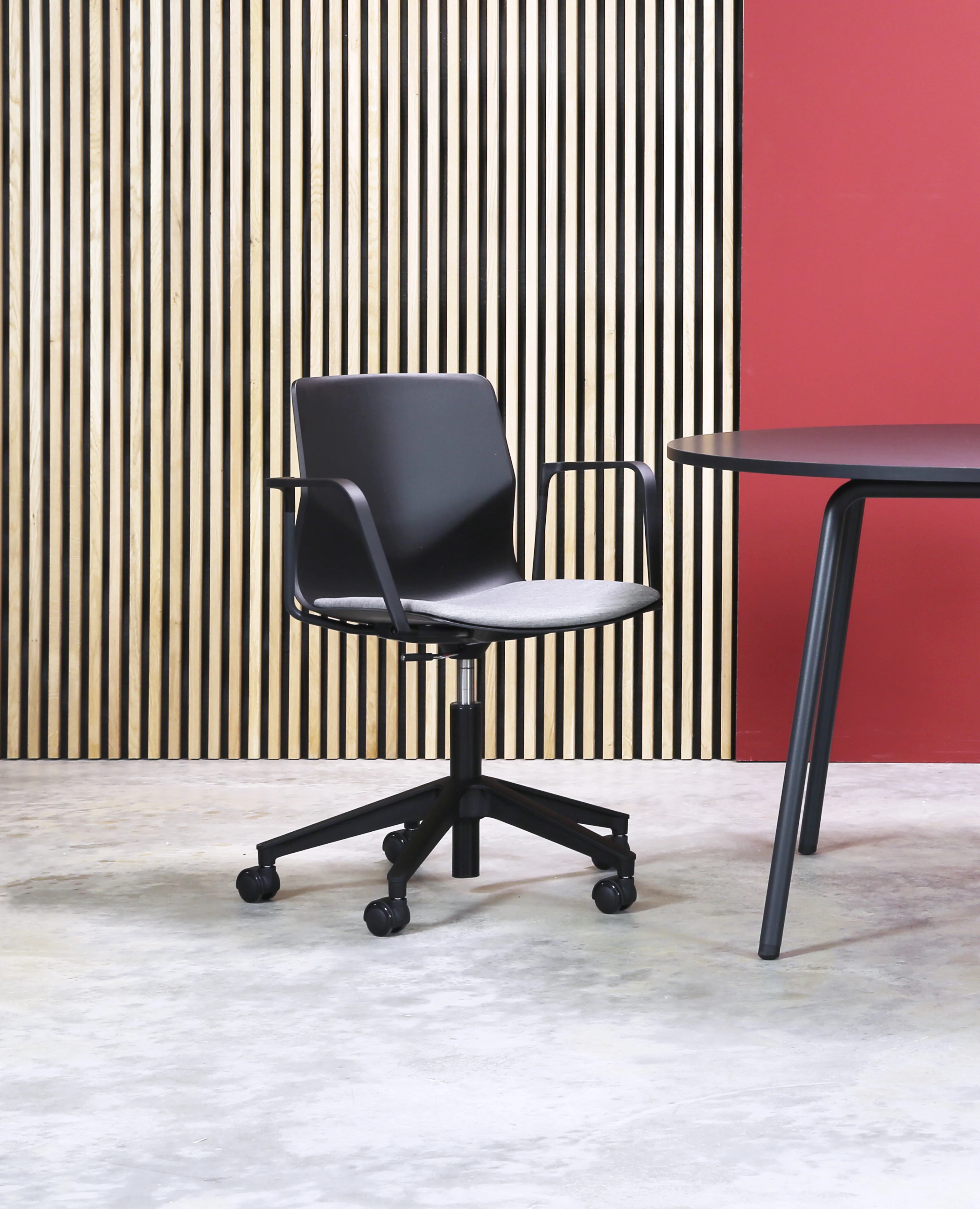 FourSure® Wheeler Chair, Swivel Base with Seat Pad - with Arms - Image 2