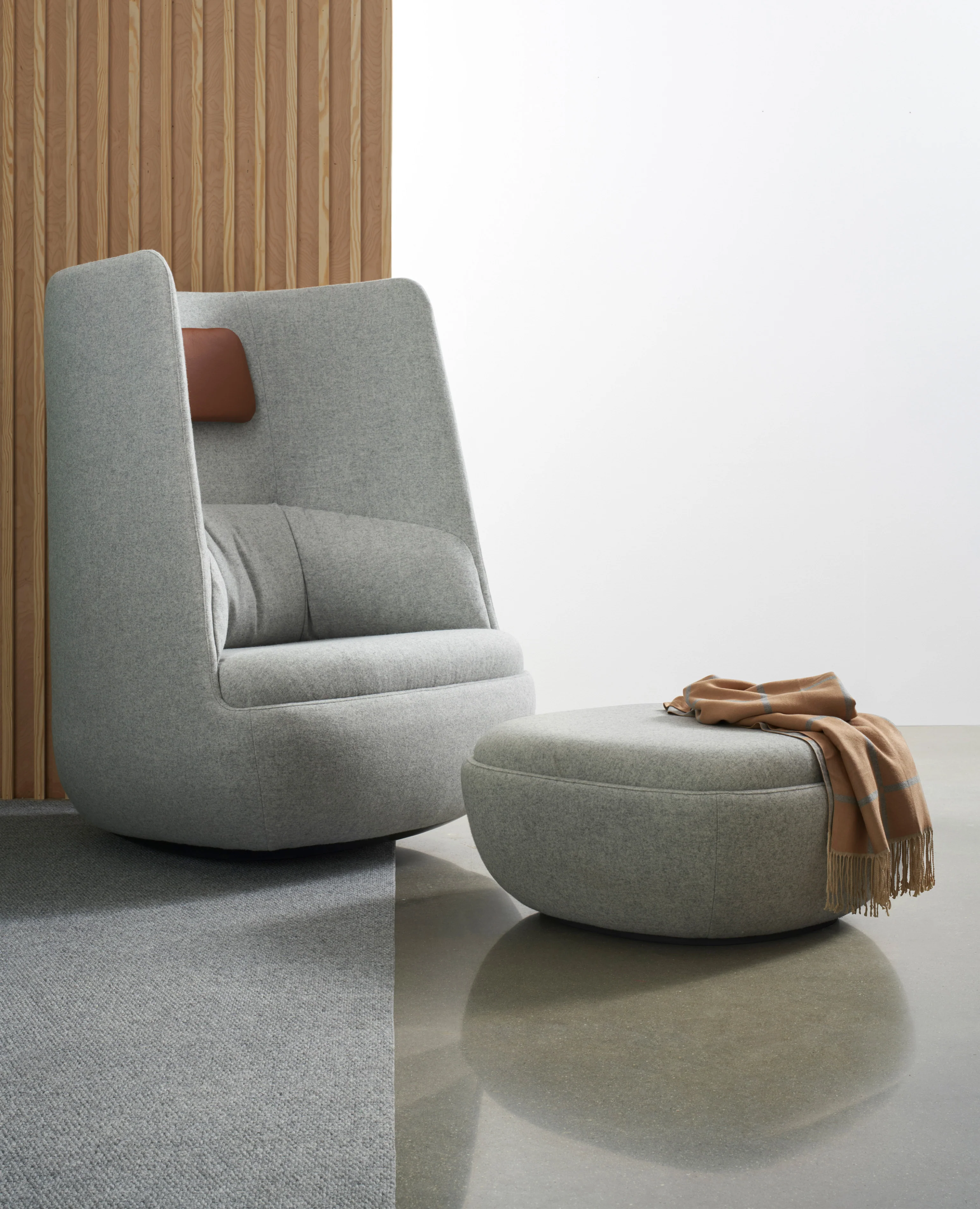 Gimbal Lounge Chair, Highback - Swivel Base - Image 2